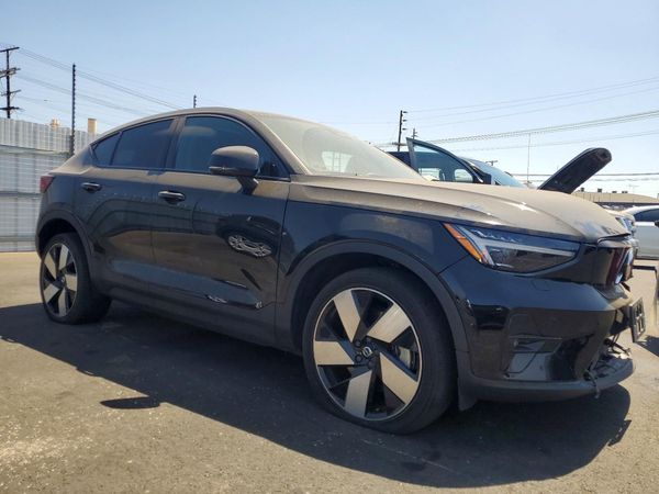 2023 VOLVO C40 Ultimate Dark