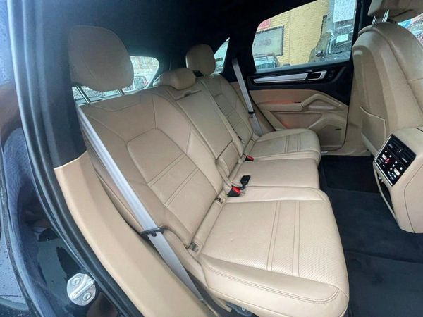 2023 PORSCHE CAYENNE