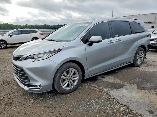 2021 TOYOTA SIENNA Limited