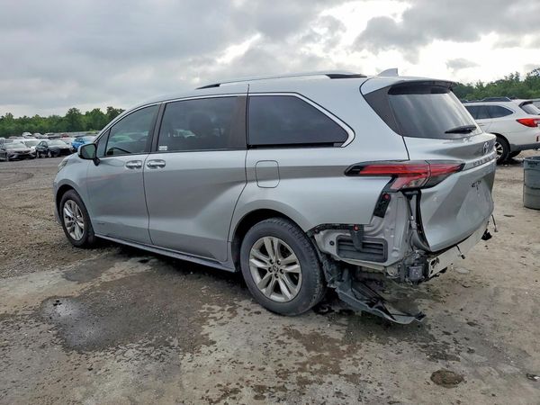 2021 TOYOTA SIENNA Limited