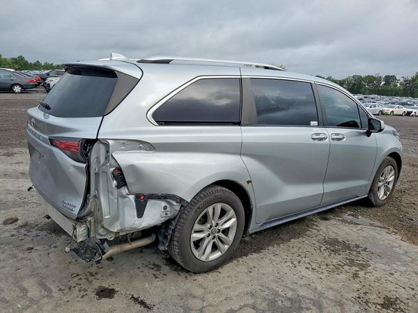 2021 TOYOTA SIENNA Limited