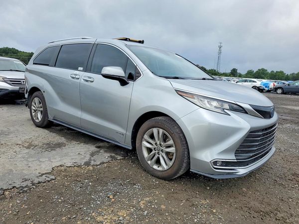 2021 TOYOTA SIENNA Limited