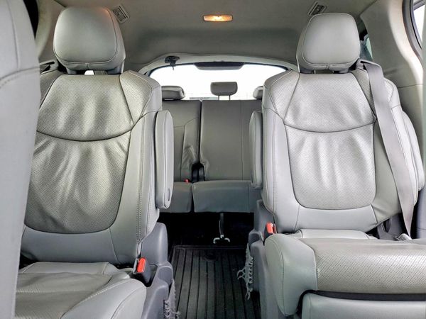 2021 TOYOTA SIENNA Limited