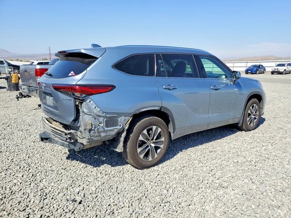 2021 TOYOTA HIGHLANDER XLE Nav