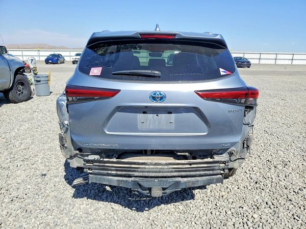 2021 TOYOTA HIGHLANDER XLE Nav