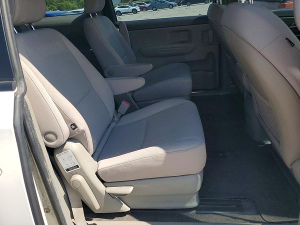 2016 KIA SEDONA L - Low level