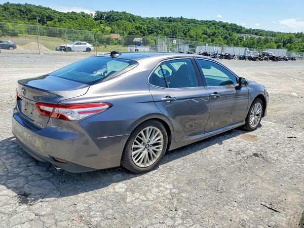 2019 TOYOTA CAMRY