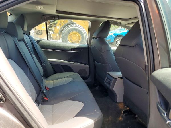 2019 TOYOTA CAMRY