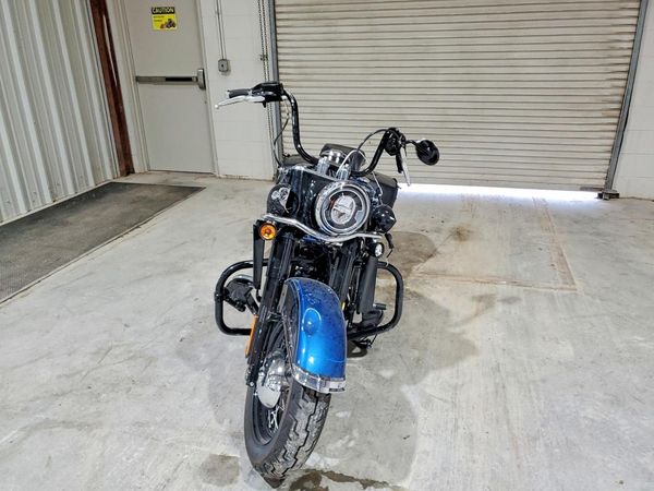 2018 HARLEY-DAVIDSON FLHCS