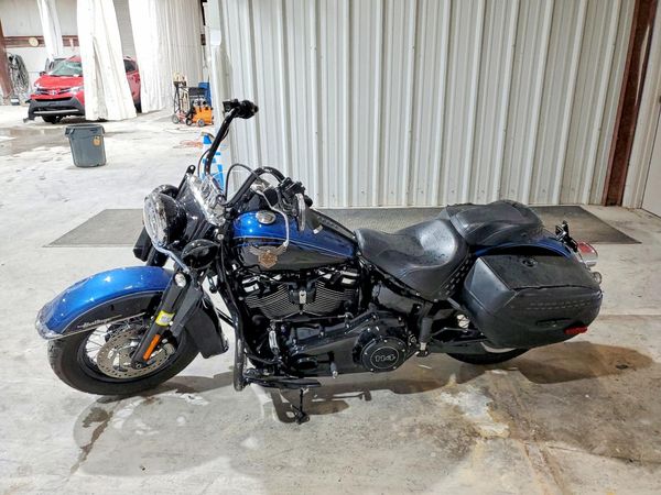 2018 HARLEY-DAVIDSON FLHCS