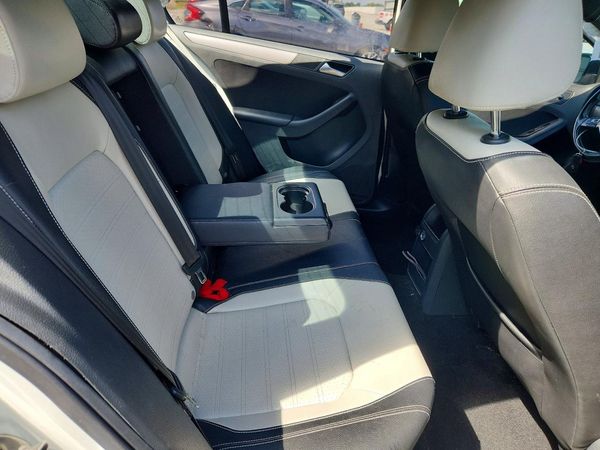 2017 VOLKSWAGEN JETTA Sport