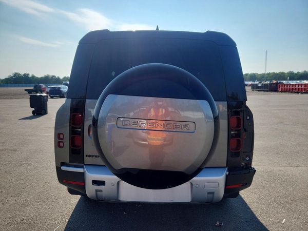 2024 LAND ROVER DEFENDER 130 S