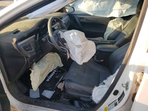 2014 TOYOTA COROLLA L/LE — DENT