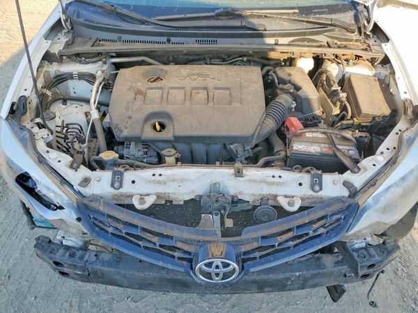 2014 TOYOTA COROLLA L/LE — Engine bay