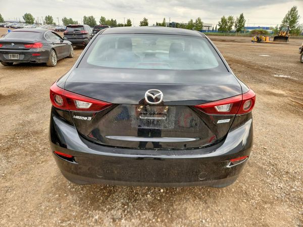 2018 MAZDA 3 Touring