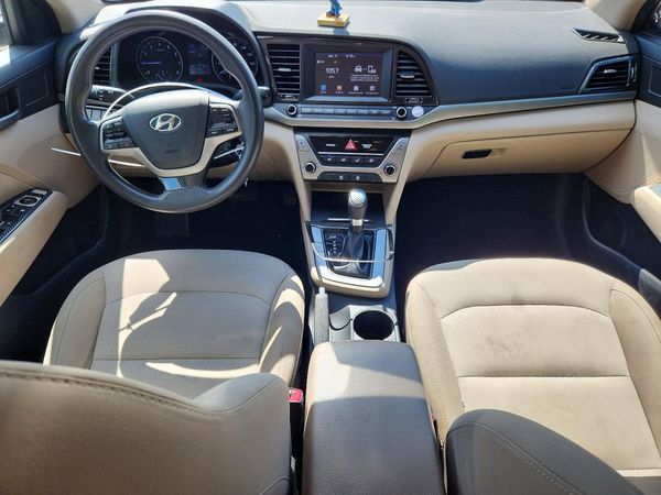 2017 HYUNDAI ELANTRA