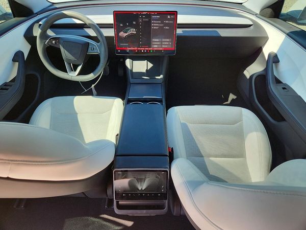 2025 TESLA MODEL 3