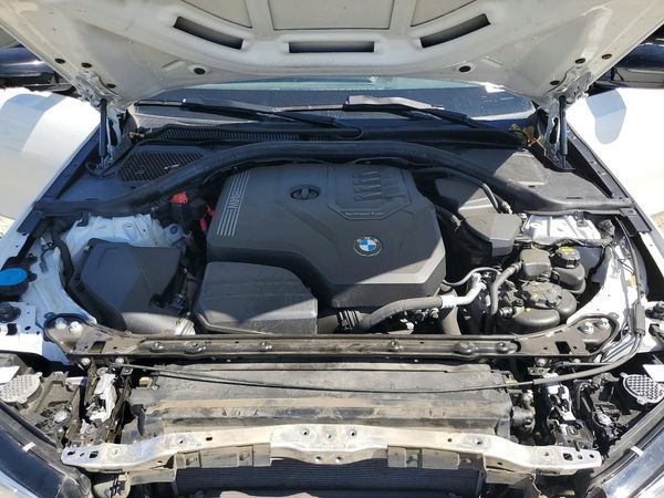 2021 BMW 330XI xDrive — Engine bay