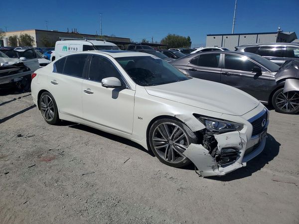 2016 INFINITI Q50