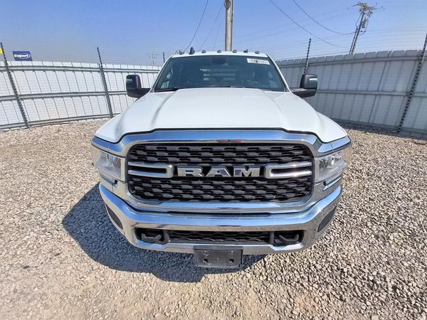 2024 RAM 3500 CREW CAB CHASSIS 4X4