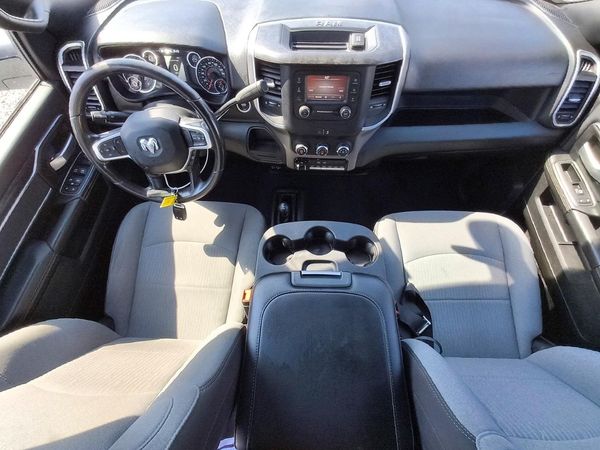 2024 RAM 3500 CREW CAB CHASSIS 4X4