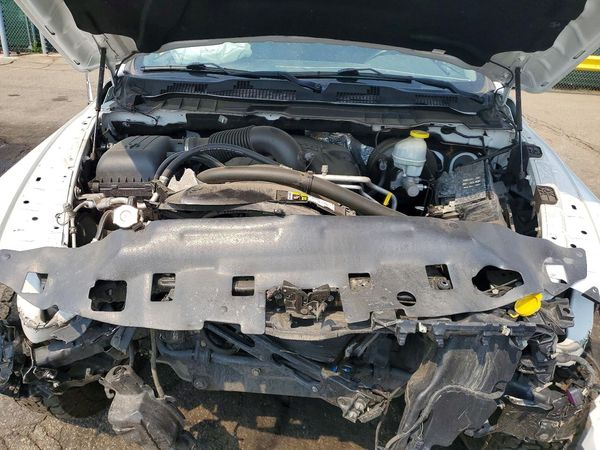 2017 RAM 1500 Laramie — Engine bay