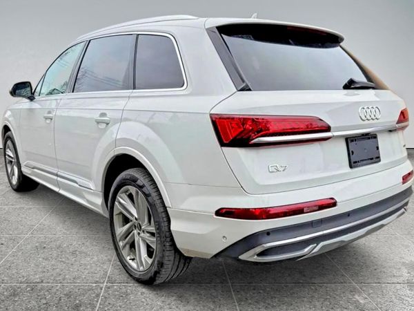 2021 AUDI Q7 quattro Premium Plus