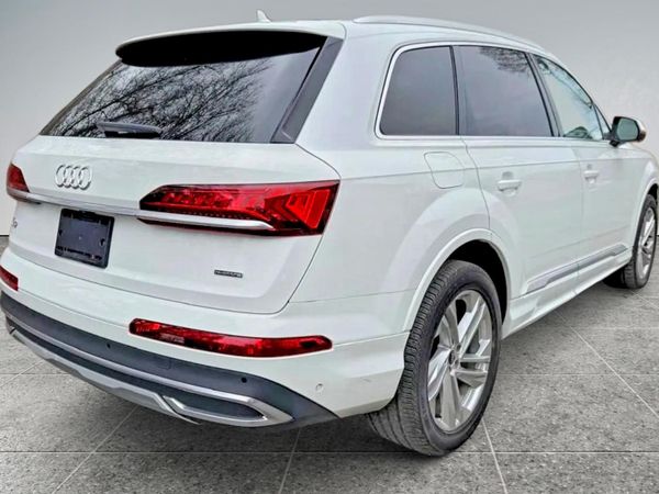 2021 AUDI Q7 quattro Premium Plus
