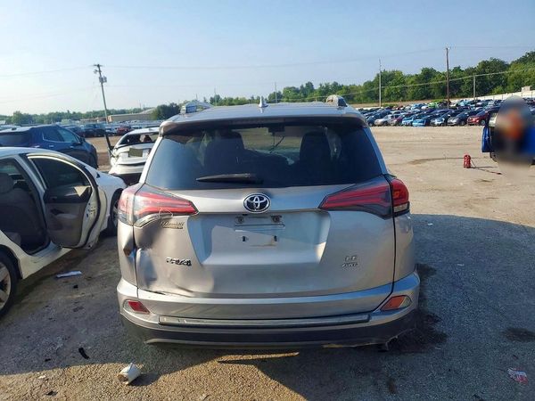 2018 TOYOTA RAV4 LE