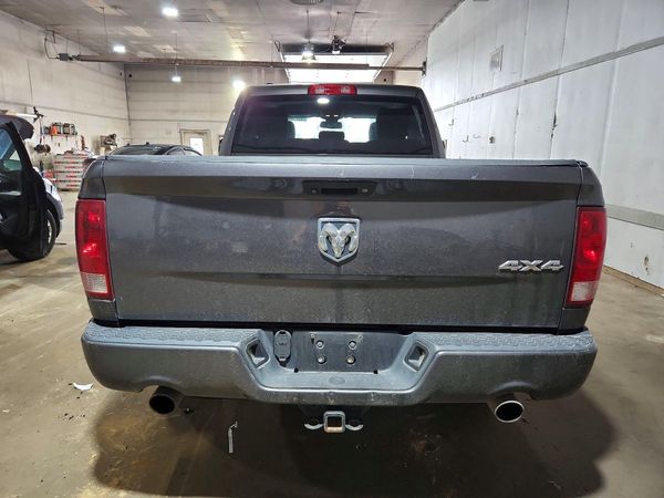 2016 RAM 1500 ST QUAD CAB 4X4