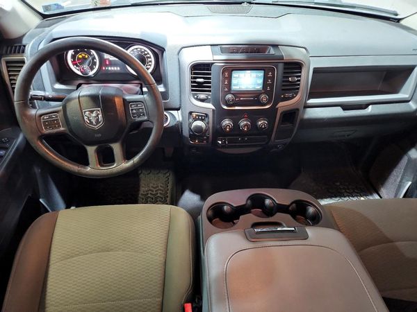 2016 RAM 1500 ST QUAD CAB 4X4