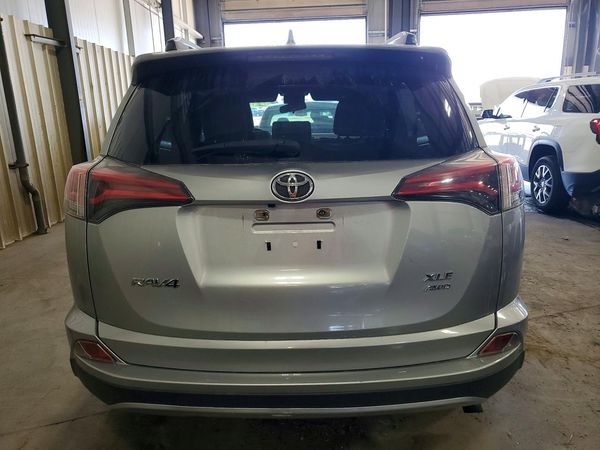 2018 TOYOTA RAV4 Adventure/XLE