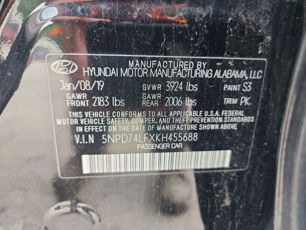 2019 HYUNDAI ELANTRA SE
