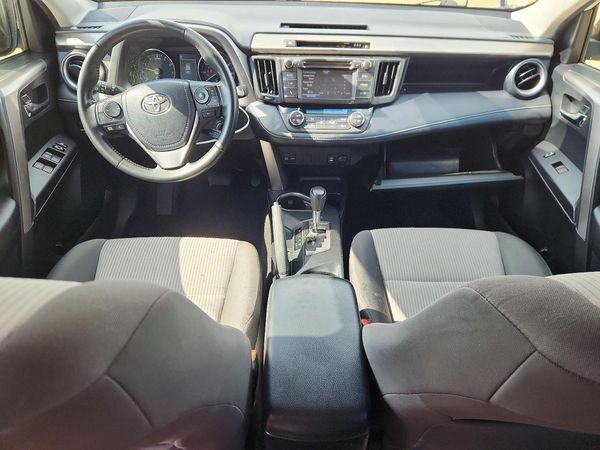 2017 TOYOTA RAV4 XLE