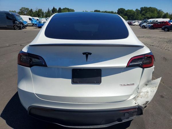 2025 TESLA MODEL Y