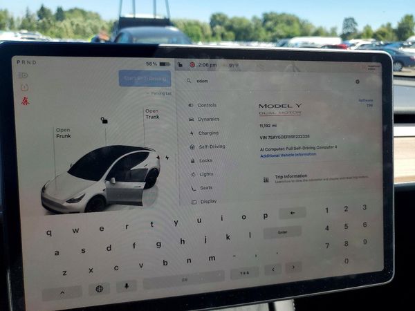 2025 TESLA MODEL Y