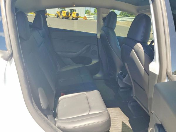 2025 TESLA MODEL Y