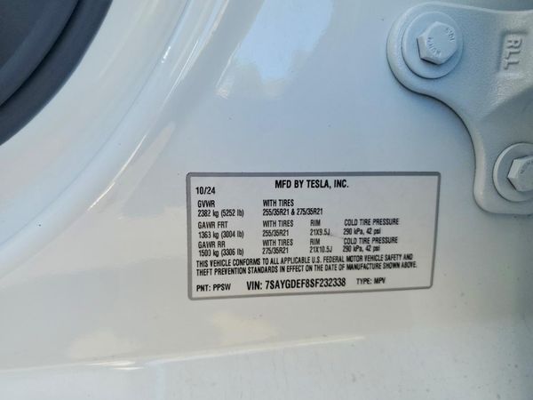 2025 TESLA MODEL Y