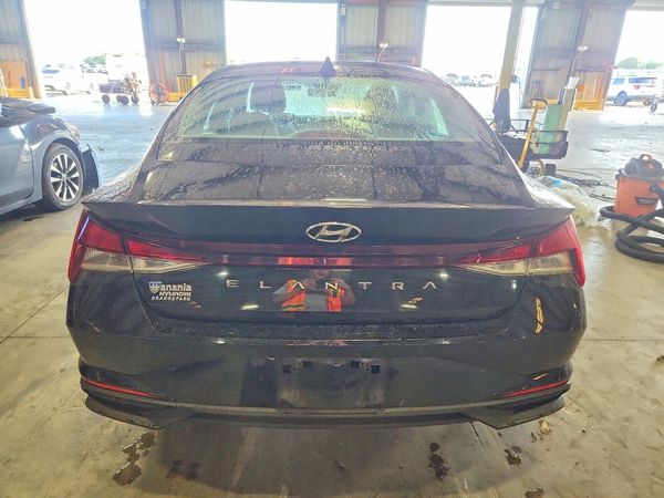 2022 HYUNDAI ELANTRA