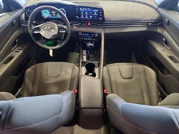 2022 HYUNDAI ELANTRA