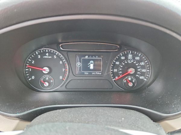 2016 KIA SORENTO L / LX