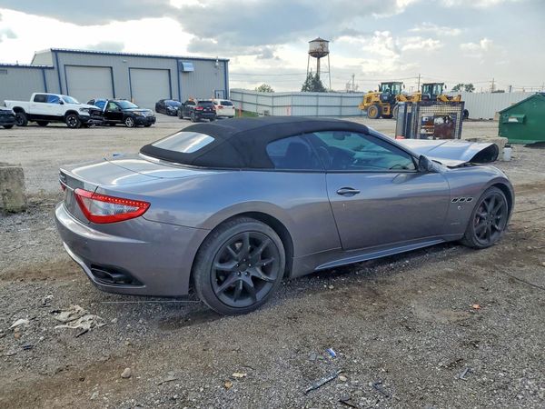 2012 MASERATI GRANTURISMO