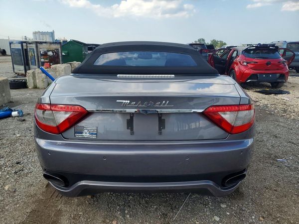 2012 MASERATI GRANTURISMO