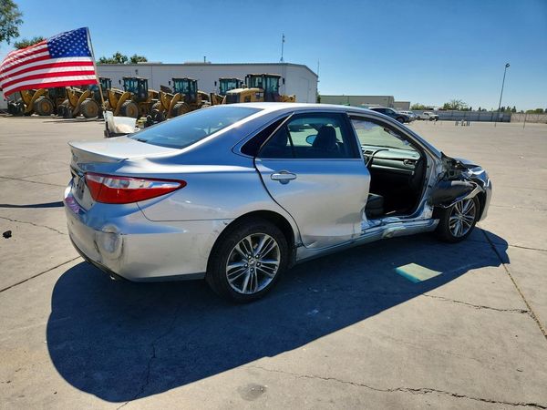 2016 TOYOTA CAMRY