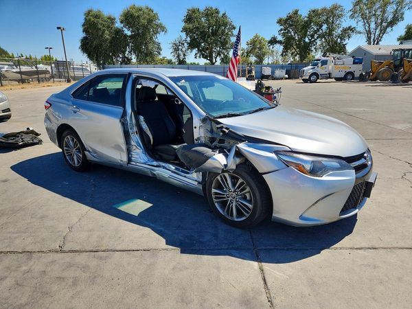 2016 TOYOTA CAMRY
