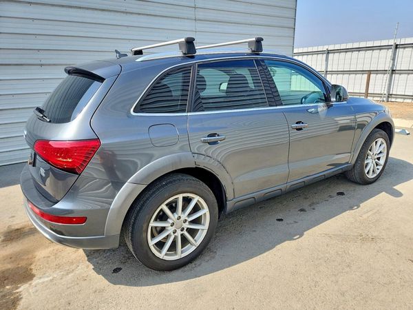 2017 AUDI Q5 quattro Premium Plus