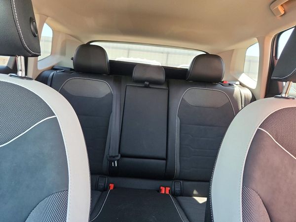 2025 VOLKSWAGEN TAOS SE