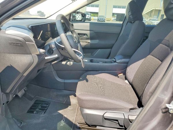 2026 NISSAN KICKS