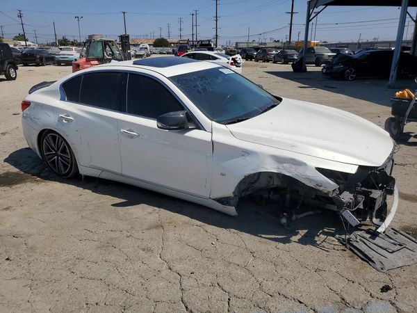 2015 INFINITI Q50