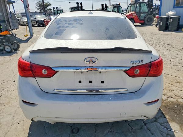 2015 INFINITI Q50
